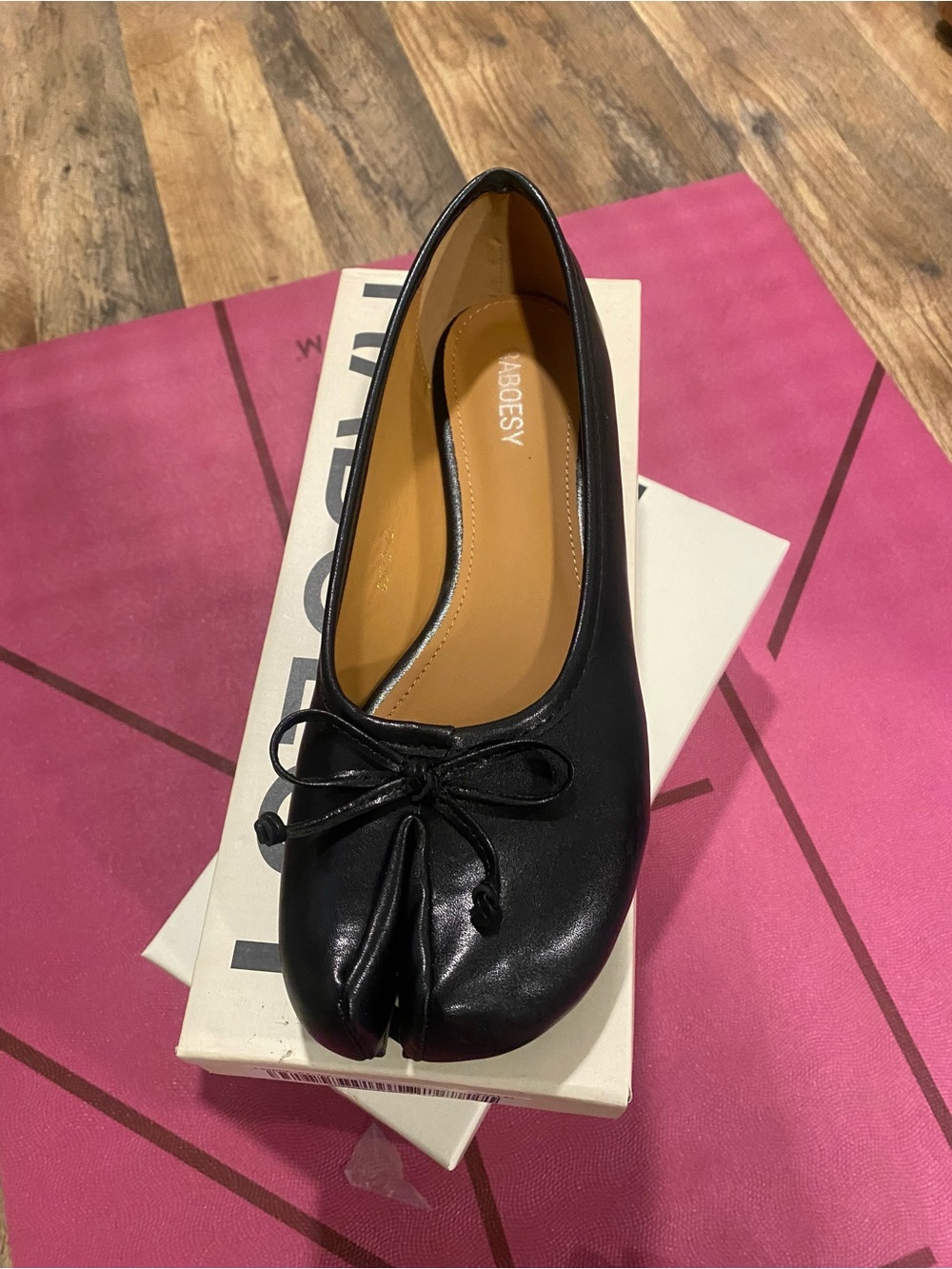 Women's Black Split-Toe Ballet Flats with Bow Accent - Picture 2 of 3